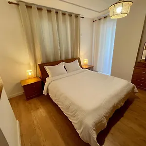 Proper 1 , Tirana Albanie